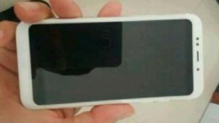 Xiaomi Redmi 5 ar urma să vină cu MIUI 9 preinstalat şi cu un slot SIM hibrid