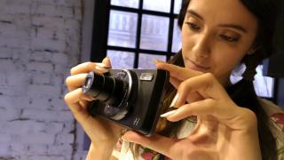 Prezentare Moto Mods: Hasselblad True Zoom e ideal pentru paparazzi, are şi minusuri faţă de camera lui Moto Z standard (Video)