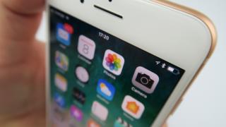 Apple iPhone 8 Plus: Baterie excelentă, la nivel de iPhone X fără probleme