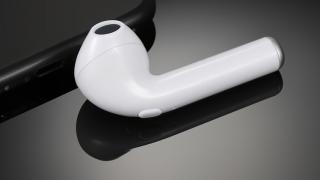 Turul Magazinelor #341: Clonă de Apple AirPods la 6 dolari, brazi de Crăciun la discount, Pixel 2 în scădere de preţ