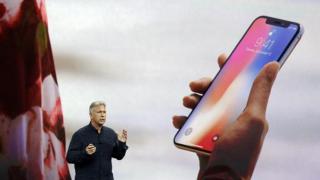 "iPhone X părea imposibil" declară Phil Schiller, oficial Apple într-un nou interviu; Iată alte detalii din culise!