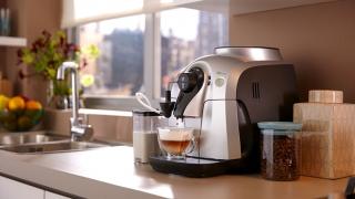 Turul Magazinelor #351: Nokia 8 la cel mai bun preţ de până acum, reduceri de mii de lei la televizor, espressor şi multe altele
