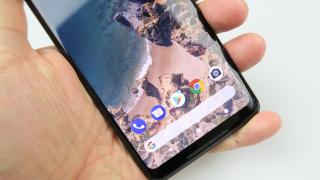 Google Pixel 2 XL: OS, UI, aplicaţii curate cu Google Assistant ca vedetă