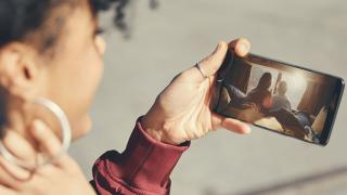 OnePlus ar putea înlocui butoanele navigaționale de pe OnePlus 5T cu gesturi în stil iPhone X