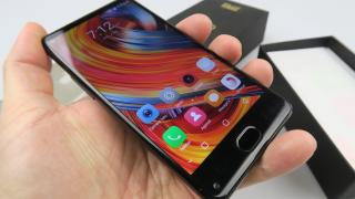 iHunt Hero Unboxing: telefon cu aspect frontal arătos, multe accesorii la pachet (Video)