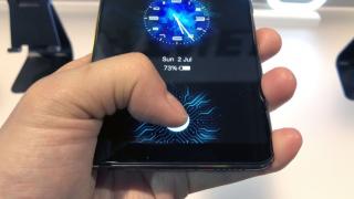 Cât va costa primul smartphone cu scanner de amprente integrat în ecran?