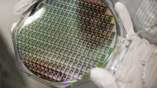 Samsung este acum cel mai mare producător de chip-uri din lume, depăşindu-i pe cei de la Intel