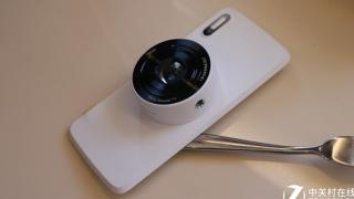 Telefoanele Motorola Moto Z vor primi noi module în acest an, cu cameră rotativă, dronă şi proiector