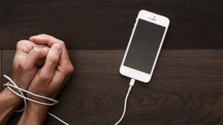 Dependenţa de telefonul mobil: 10 sfaturi şi metode de a scăpa de nomofobie