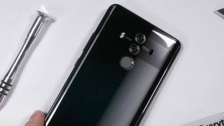 Huawei Mate 10 Pro primeşte o disecţie din partea lui JerryRigEveryting: ecran greu de reparat, dar spate ușor de scos (Video)