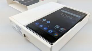 Nokia 6 (2017) Unboxing: scoatem din cutie telefonul care a declanşat revenirea Nokia (Video)