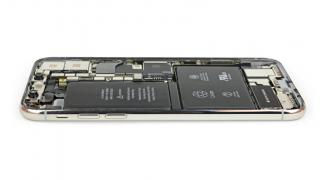Apple face achiziţii masive de cobalt pentru bateriile de iPhone, înainte ca Tesla să ia tot stocul