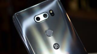 MWC 2018: LG V30S ThinQ hands-on review - cu mâna pe exponentul lucios al AI-ului LG (Video)