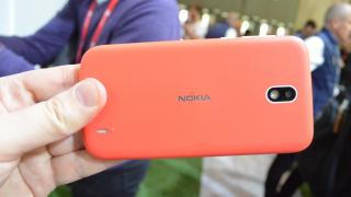 MWC 2018: Nokia 1 hands-on - cel mai ieftin telefon cu Android (Go) e aici (Video)