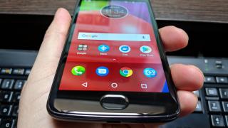 Motorola Moto E4: Hardware low midrange prin definiţie