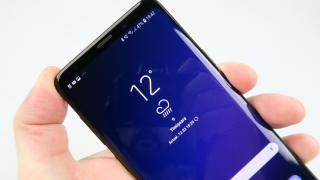 Samsung Galaxy S9+: Design premium, axat pe imersivitate şi surprinzător de comod