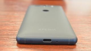 Sony afirmă că renunțarea la jack-ul audio de pe seria Xperia XZ2 a fost necesară pentru schimbarea la nivel de look