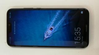 Huawei P20 Lite apare pe rafturile unui magazin din Italia; Primeşte un hands-on (Video)