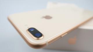 iPhone 8 Plus ar avea producţia oprită după descoperirea unei sigilări proaste contra apei