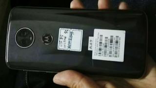 Un prototip de Motorola Moto E5 Plus apare în fotografii reale pe web; Se trece la aspectul 18:9 și aici