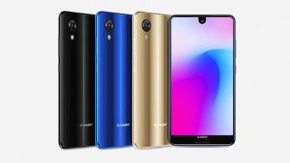 Sharp Aquos S3 Mini este o clonă midrange de Essential Phone, prin prisma camerei frontale cel puţin