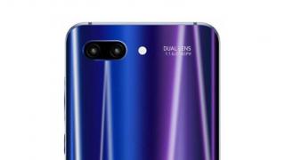 Honor 10 apare într-o nouă randare; Va sosi în varianta de culoare cameleon