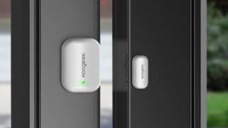 Koogeek Door & Window este un senzor pentru uși și ferestre ce oferă integrare cu Apple HomeKit; Poate fi găsit pe Cafago.com