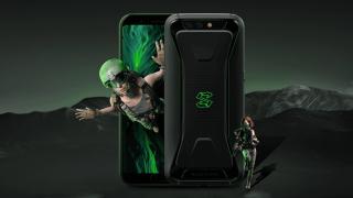 Xiaomi BlackShark devine oficial! Smartphone de gaming cu look deosebit și accesoriu gamepad