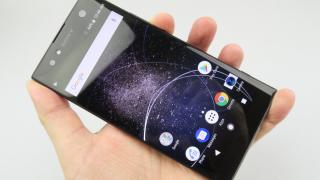 Sony Xperia XA2 Ultra: OS, UI, aplicaţii fără bloatware, glossy, cu Oreo