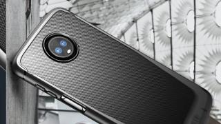 Motorola Moto Z3 Play apare în noi randări cu scanner de amprente integrat lateral: imagini de la producători de huse