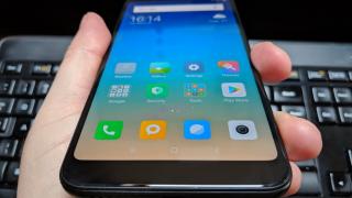 Xiaomi Redmi 5 Plus: OS, UI, aplicaţii cantonate la Nougat 7.1.2