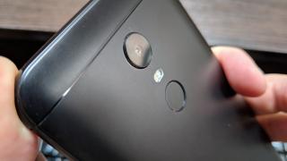 Xiaomi Redmi 5 Plus: Cameră bună la selfie, culori şi la captură video
