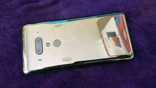 HTC U12+ acum în fotografii reale; Taiwanezii stau departe de trendul decupajului