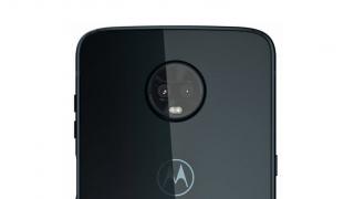 Motorola Moto Z3 Play se lasă admirat în varianta de culoare "Deep Indigo"; Vedem o randare detaliată