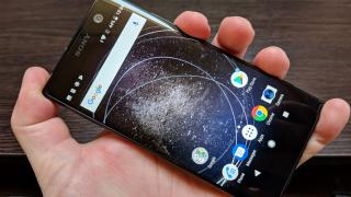 Sony Xperia XA2: OS, UI, aplicaţii tipice, între stock şi gloss