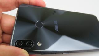 ASUS ZenFone 5: Designul cel mai compact în zona de 6+ inch