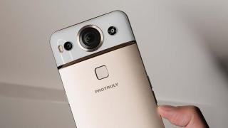 Protruly D7 costă acum sub 1.000 lei pe iHunt.ro! Telefon ce aduce cameră foto/video 360 grade