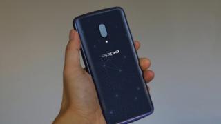 Oppo Find X are parte de noi scăpări, vine cu LED special pentru notificări, spate din sticlă