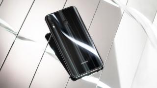 Lenovo Z5 este acum oficial cu ecran de 6.2 inch și procesor SD636; Rival pentru ZenFone 5 la jumătate de preț