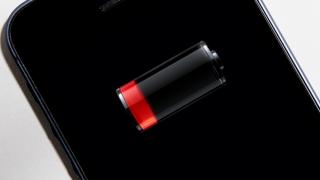 Unele iPhone-uri sunt afectate de un bug apărut în iOS 11.4 ce scade autonomia considerabil