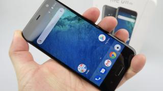HTC U11 Life: Display bine calibrat, modest la contrast