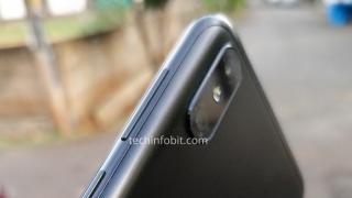Moto One apare în noi fotografii hands on; Acum vedem şi spatele terminalului cu breton de la Motorola