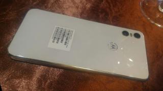 Motorola One ni se prezintă în noi fotografii reale; Vedem varianta pe alb