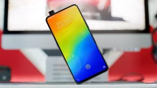 Camerele de pe telefoanele din China ar înregistra activitatea utilizatorilor; Scandal de spionaj cu Vivo NEX