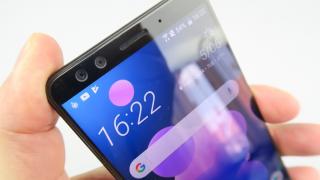 HTC U12+ primeşte o actualizare care îi îmbunătăţeşte butoanele virtuale şi Edge Sense