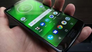 Motorola Moto G6 Plus: Display foarte luminos, dar nu foarte constant