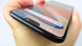 OnePlus 6: Designul pe bază de sticlă mată, încearcă ceva deosebit