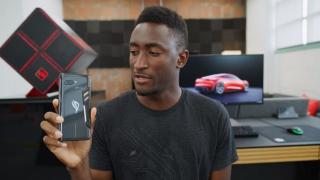 ASUS ROG Phone primeşte analiza detaliată a lui Marques Brownlee: impresionant dar cu neajunsuri la ecran (Video)
