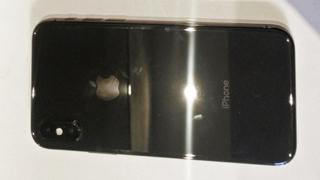 Macheta noului iPhone X 2018 apare în fotografii; O vedem comparată cu machetele de iPhone 9 și iPhone X Plus