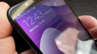 Huawei Y7 Prime (2018): Conectivitate mixtă, de vechi şi nou